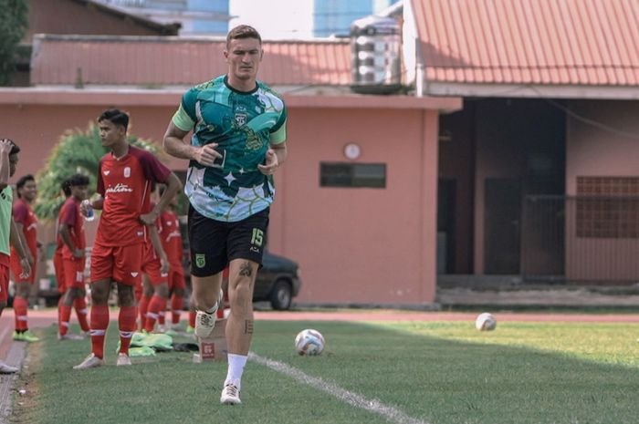 Pertama Kali ke Indonesia, Pemain Asing Persebaya Slavko Damjanovic Bicara soal Cuaca Surabaya