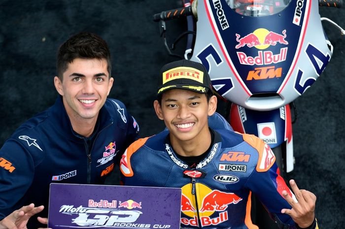 Bikin Haru Veda Ega Pratama Persembahkan Podium Perdananya di Red Bull Rookies Cup Untuk Indonesia