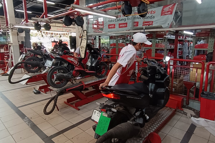 Pemilik Motor Matic Honda Buruan ke Bengkel Resmi AHASS, Ada Diskon Jasa Servis!