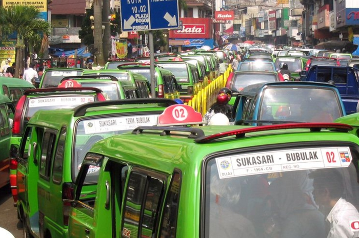 Disuntik Rp 800 Ribu, Angkot di Puncak Bogor Setop Cari Penumpang Selama Libur Nataru
