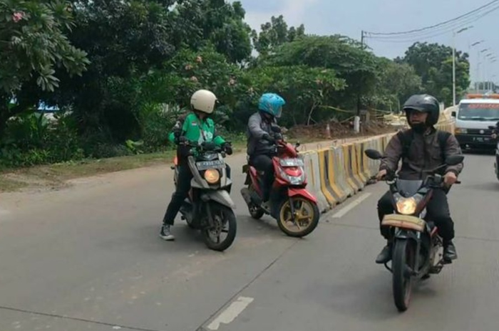 Kaget Saldo ATM Pemotor Langsung Berkurang Gara-gara Lawan Arus