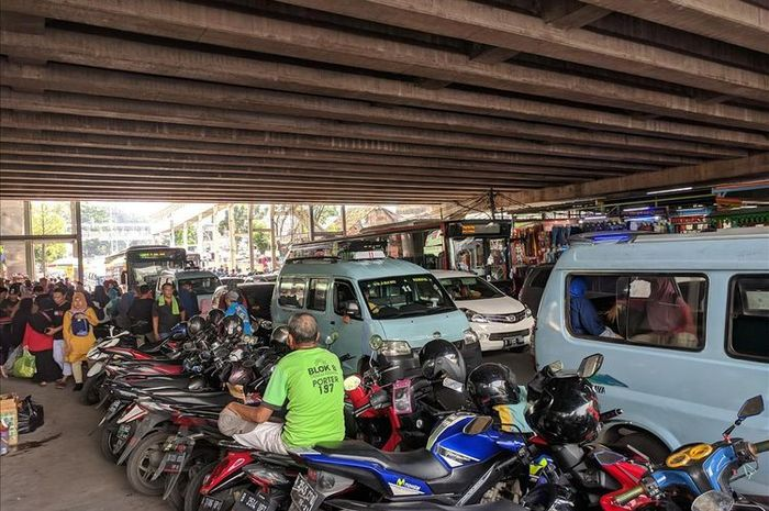 Preman Berkedok Juru Parkir di Tanah Abang, Parkir Mobil Rp 100.000 dan Motor Rp 60.000